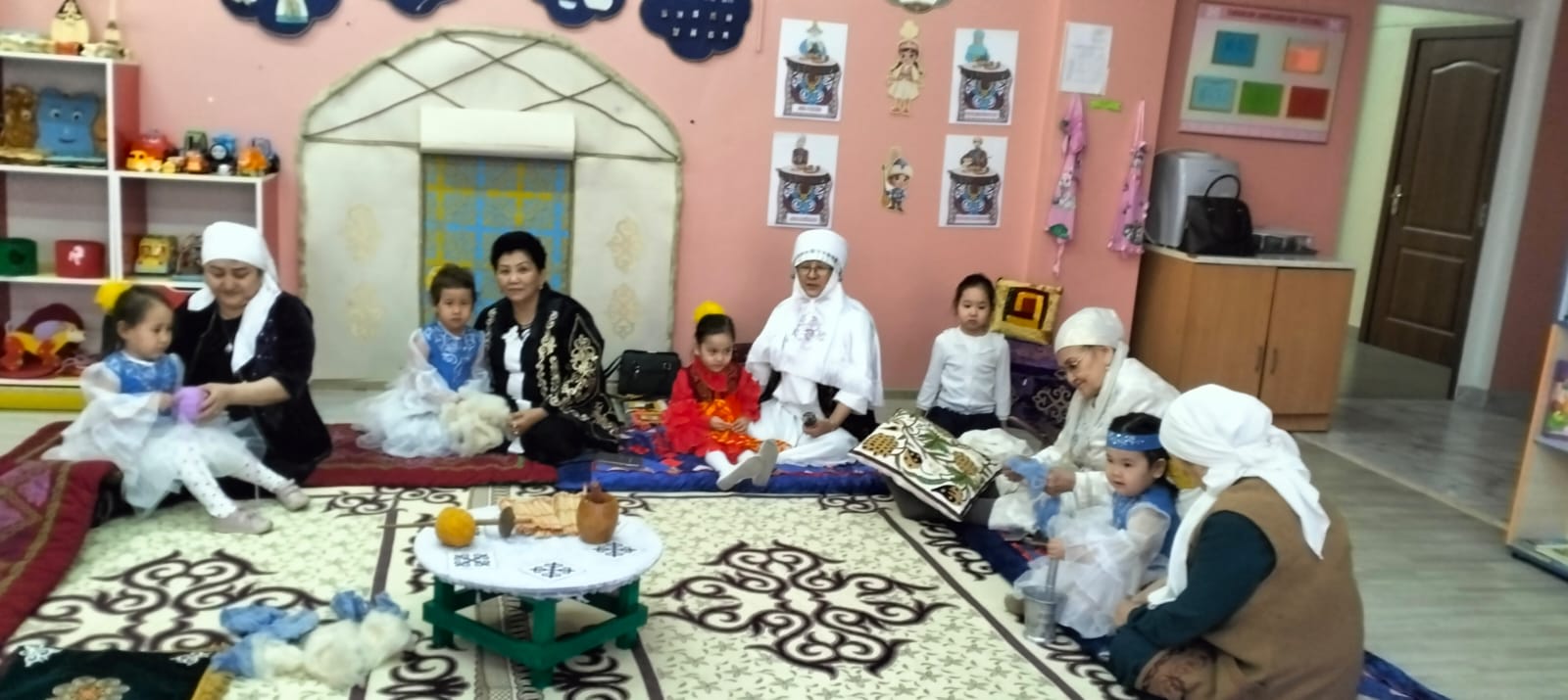 "Әжелер, әкелер,жас аналар " мектебі ата-аналармен жұмыс