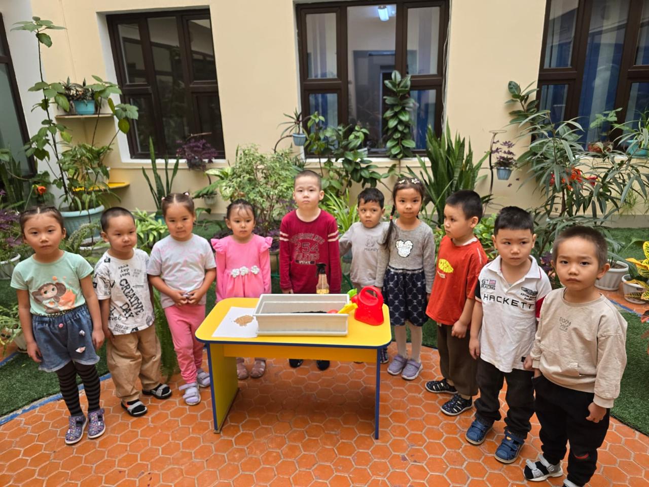 Жасыл балабақша экологиялық жобасы аясында "Жасыл Планета-өзімізден басталады" мектепалды "Жұлдыз" тобы