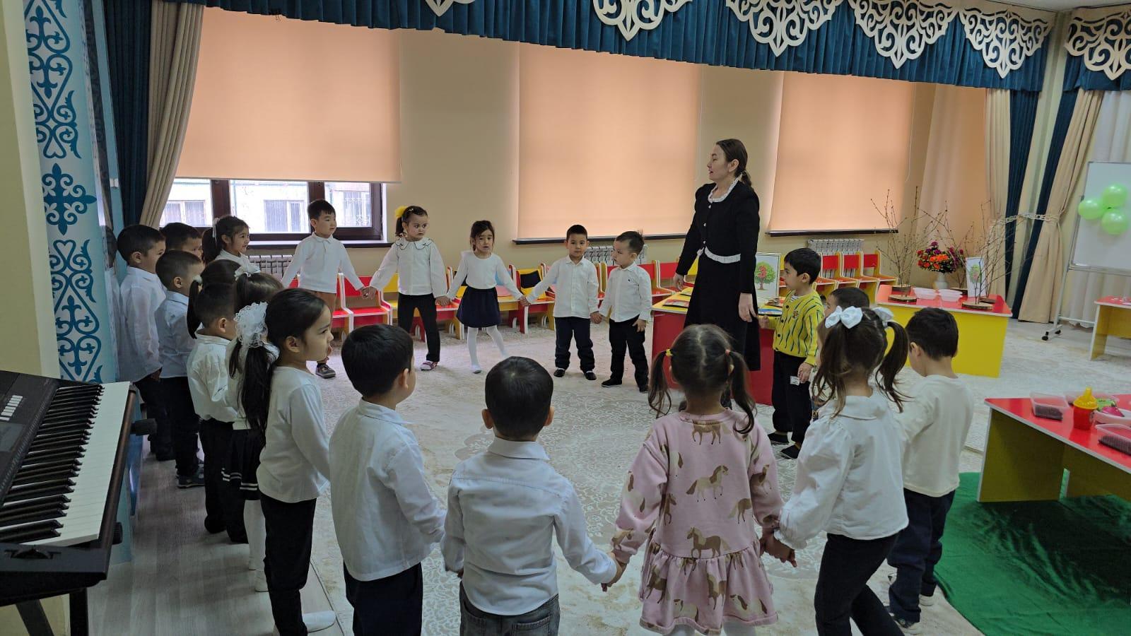 Ұйымдастырылған ашық іс-әрекеттер: "Жасыл желек-ел байлығы" ересек "Қарлығаш" тобы тәрбиеші Пралиева Ж.А.